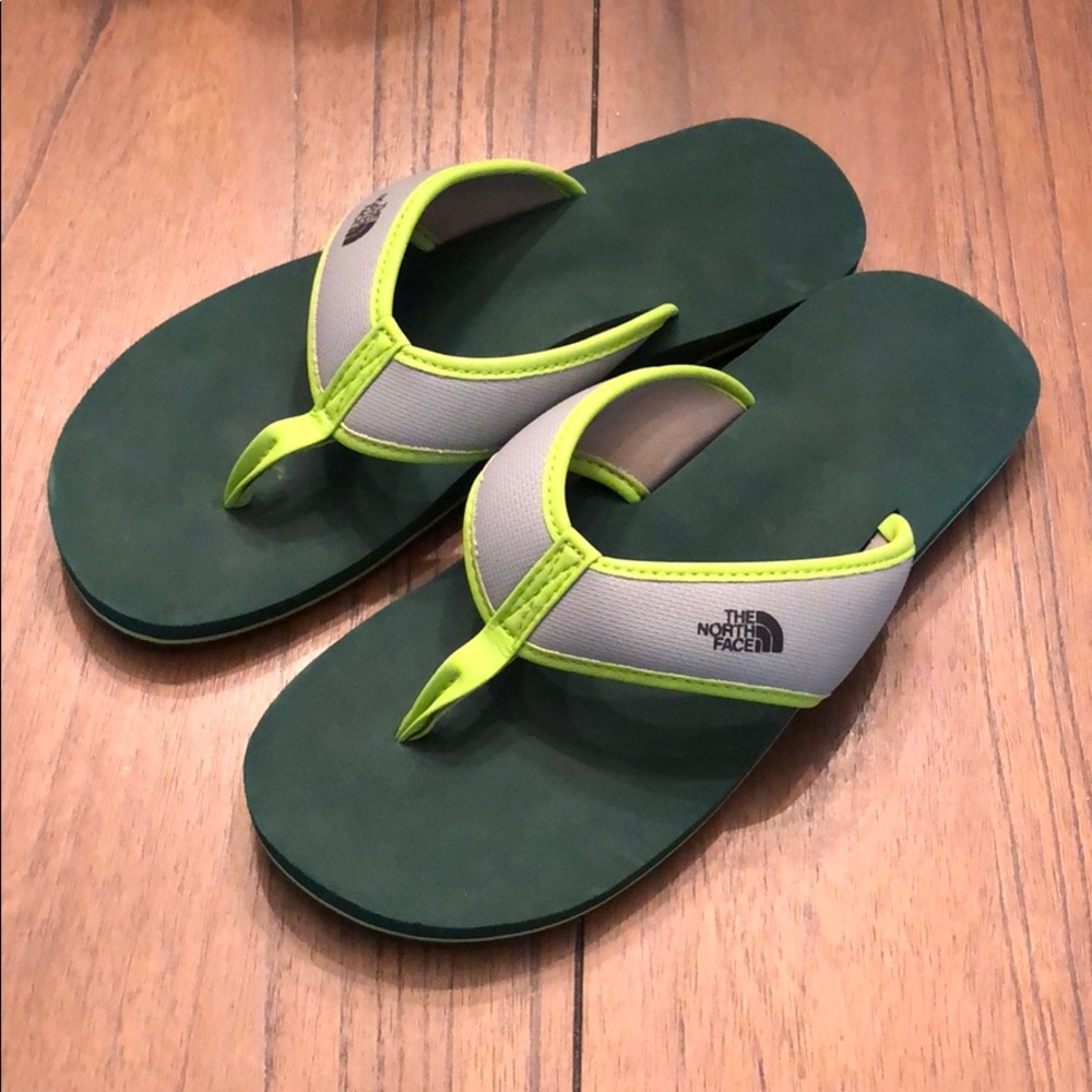The north face flip flops